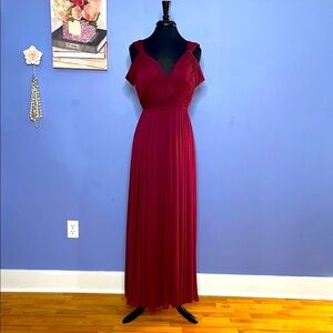 Azazie Deep Red (Burgundy) Maxi Pleated V-Neck Gown Size A6